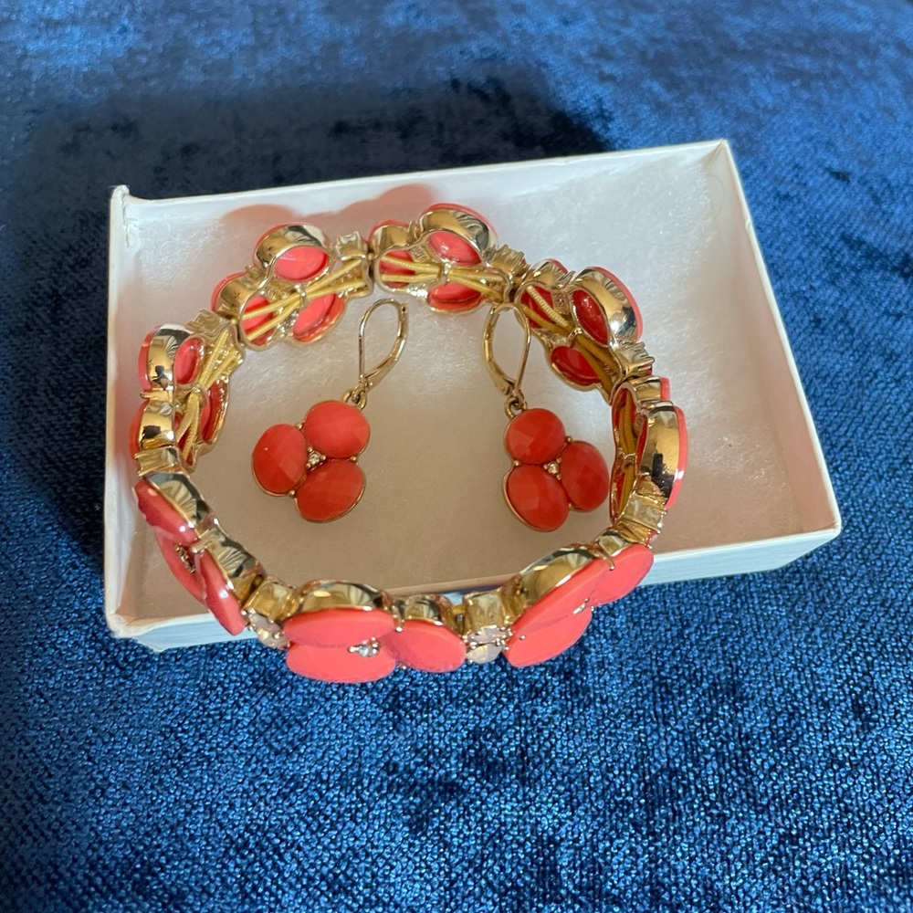 Vintage bracelet and earrings